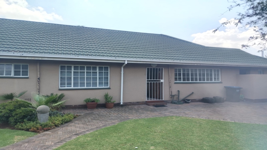 3 Bedroom Property for Sale in Vanderbijlpark SE 6 Gauteng