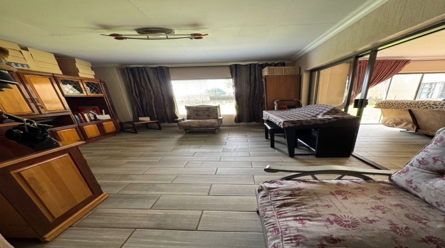 4 Bedroom Property for Sale in Agricultural Holding 464 Gauteng