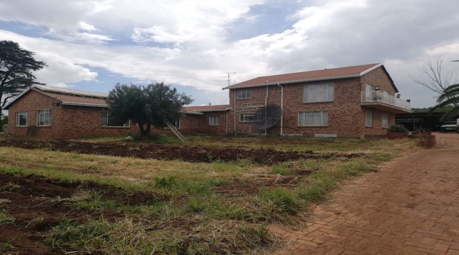 4 Bedroom Property for Sale in Agricultural Holding 464 Gauteng