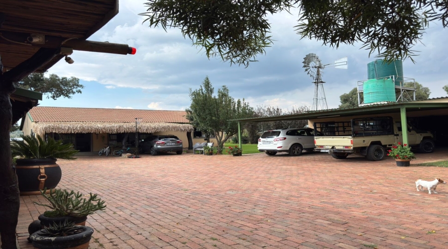 4 Bedroom Property for Sale in Agricultural Holding 464 Gauteng