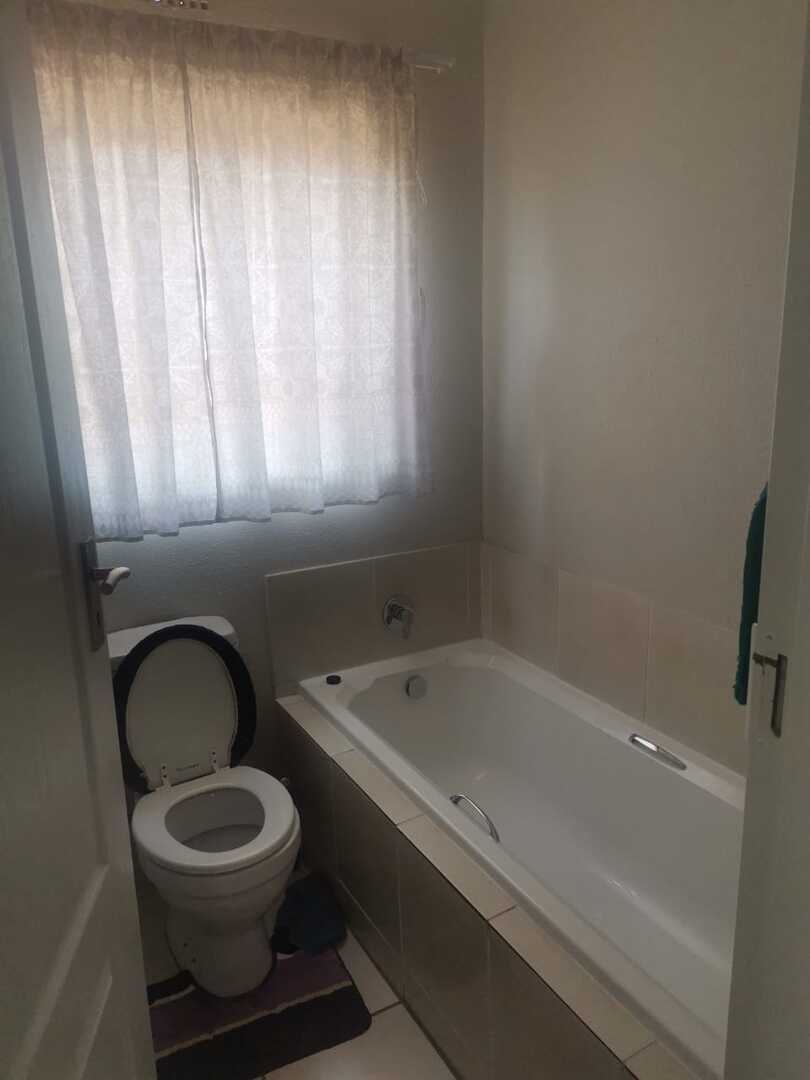 2 Bedroom Property for Sale in Vanderbijlpark CE 7 Gauteng