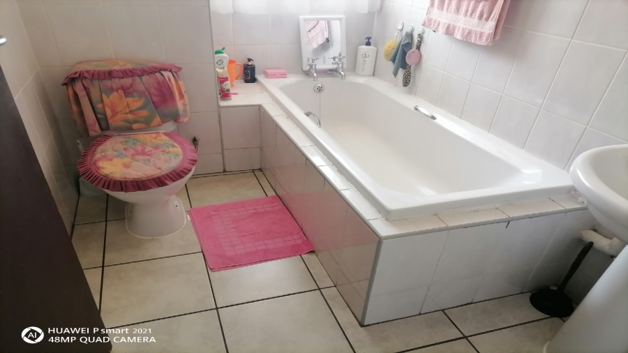 2 Bedroom Property for Sale in Vanderbijlpark CW 3 Gauteng