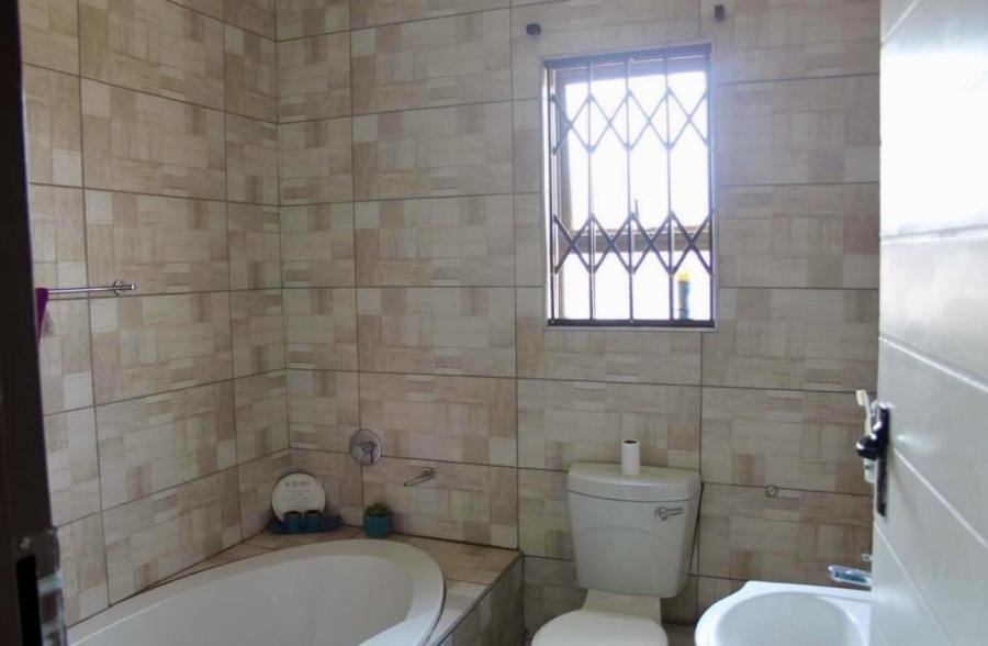 4 Bedroom Property for Sale in Vanderbijlpark CE 3 Gauteng