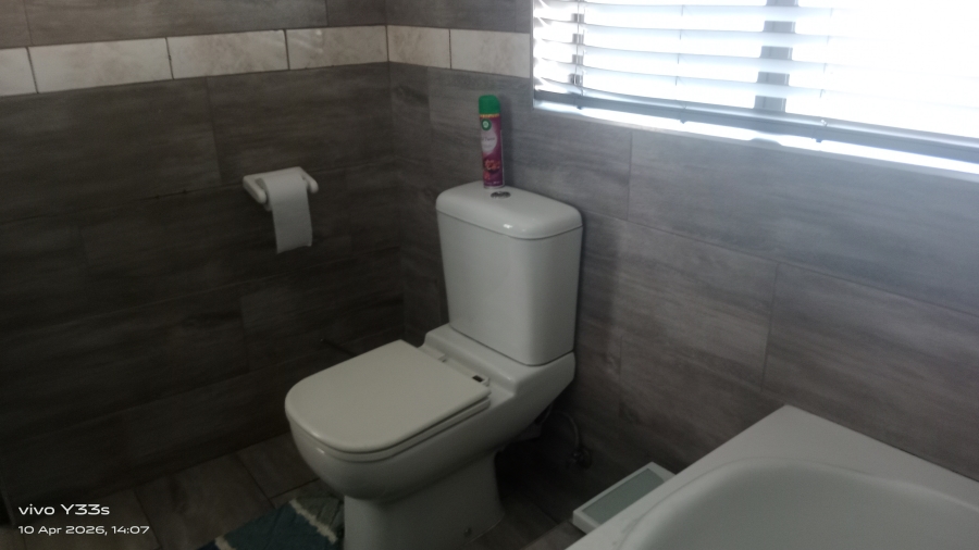 To Let 4 Bedroom Property for Rent in Sonland Park Gauteng