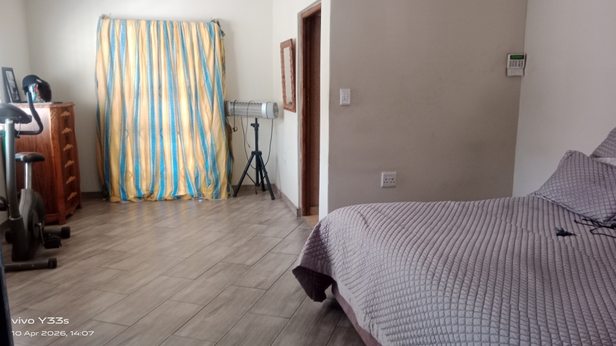 To Let 4 Bedroom Property for Rent in Sonland Park Gauteng