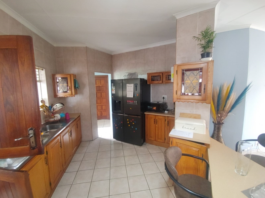 To Let 6 Bedroom Property for Rent in Vanderbijlpark SE 2 Gauteng