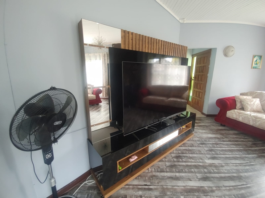 To Let 6 Bedroom Property for Rent in Vanderbijlpark SE 2 Gauteng