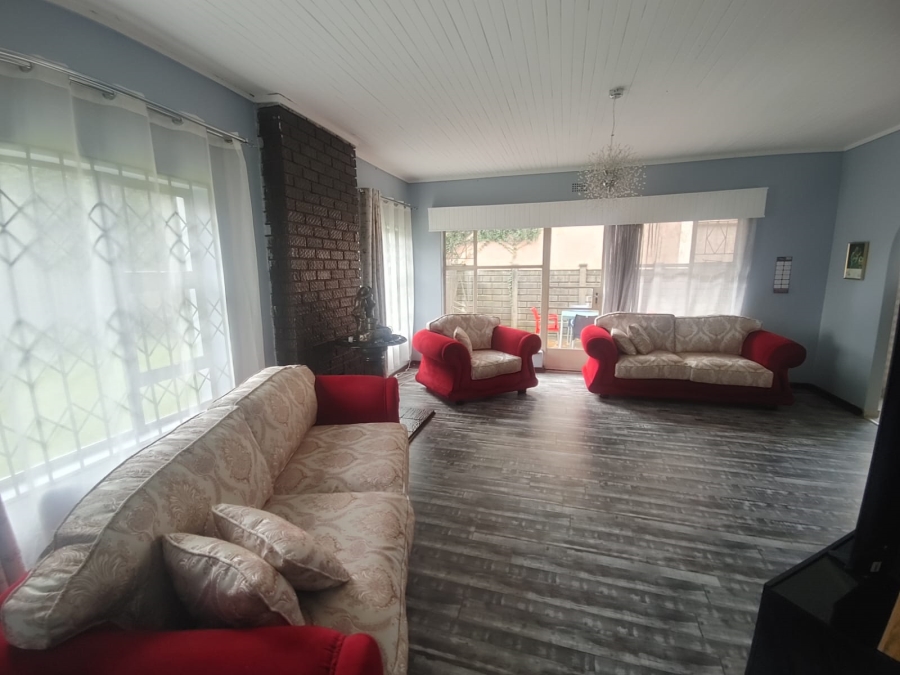 To Let 6 Bedroom Property for Rent in Vanderbijlpark SE 2 Gauteng