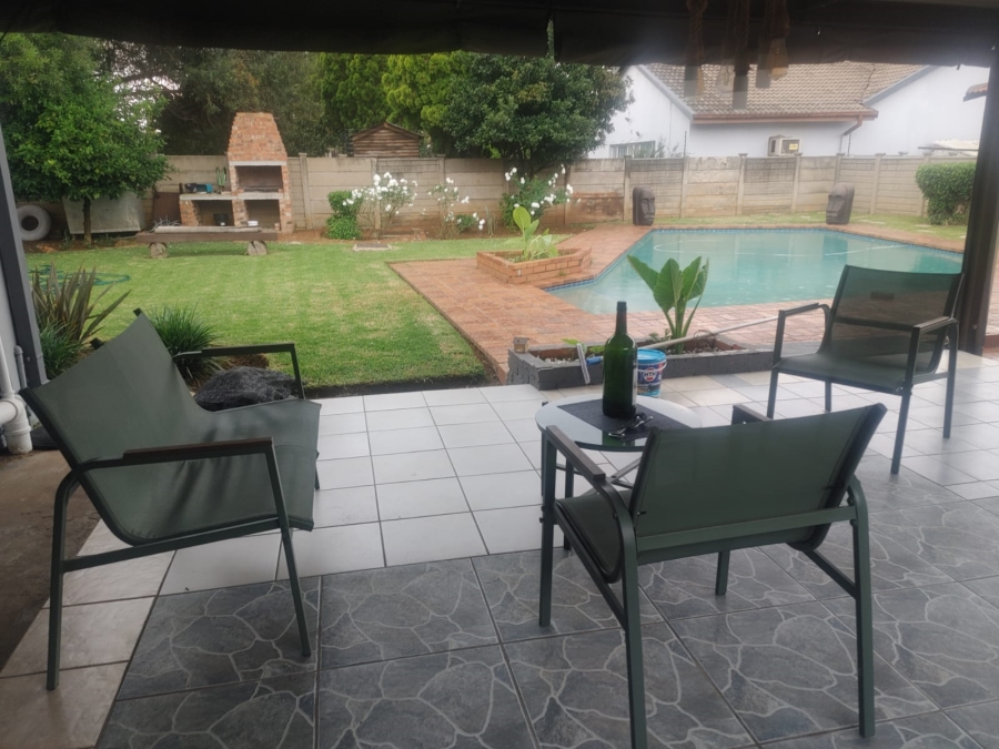 To Let 6 Bedroom Property for Rent in Vanderbijlpark SE 2 Gauteng