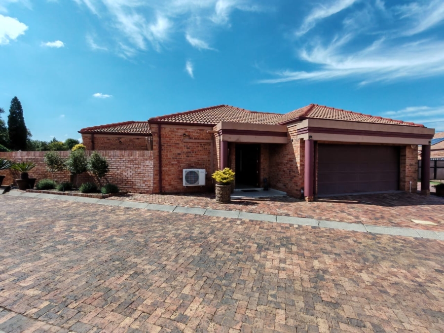 3 Bedroom Property for Sale in Three Rivers Gauteng