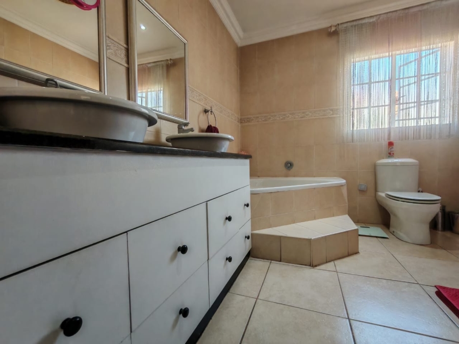 3 Bedroom Property for Sale in Three Rivers Gauteng