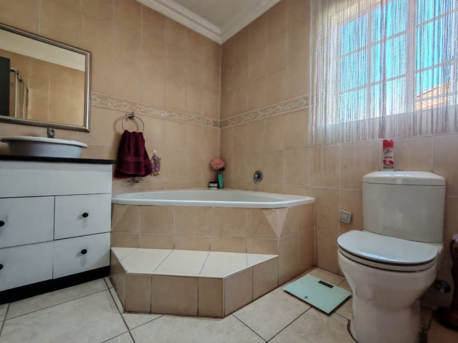 3 Bedroom Property for Sale in Three Rivers Gauteng