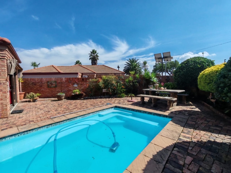 3 Bedroom Property for Sale in Three Rivers Gauteng