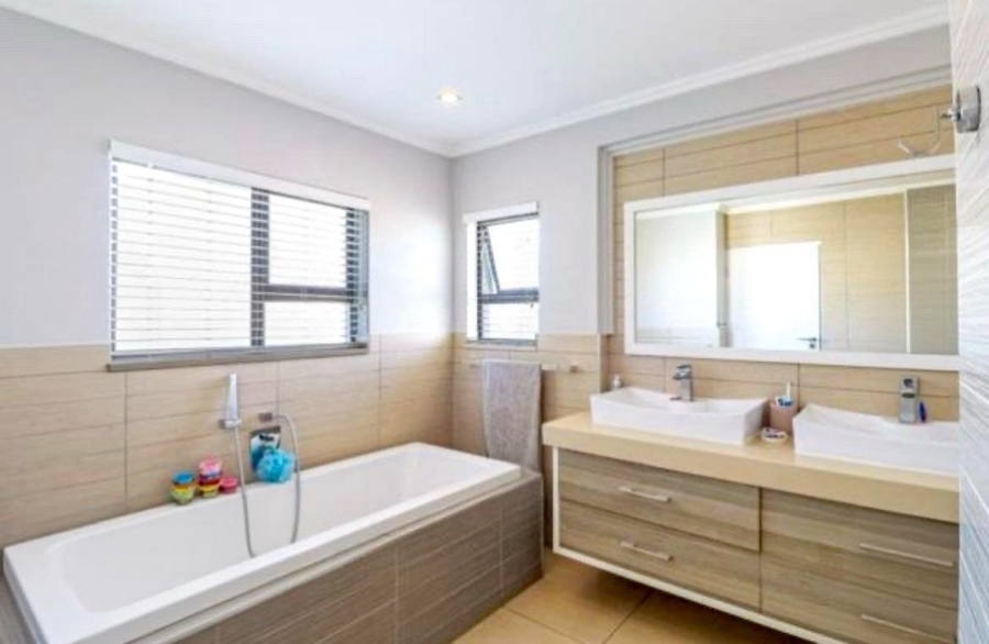 To Let 3 Bedroom Property for Rent in Six Fountains Residential Estate Gauteng