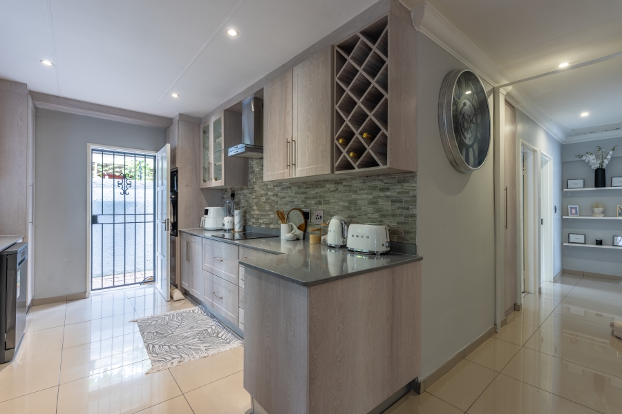 3 Bedroom Property for Sale in Magaliessig Gauteng