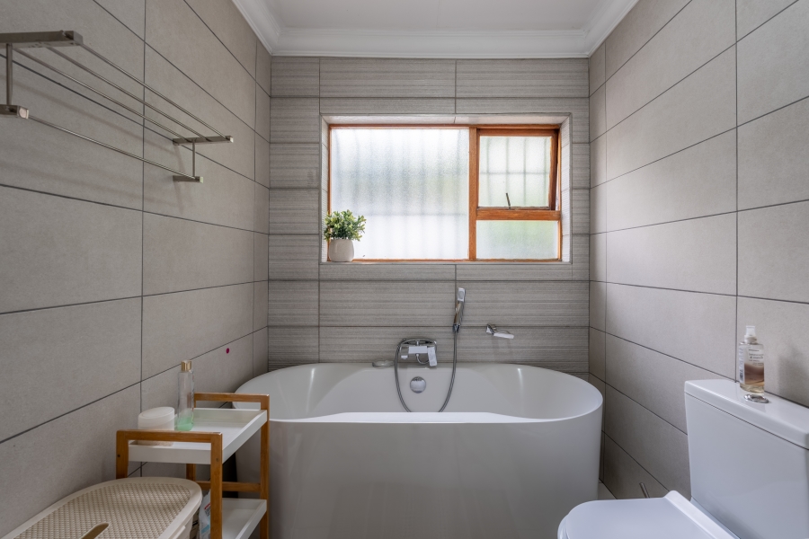 3 Bedroom Property for Sale in Magaliessig Gauteng