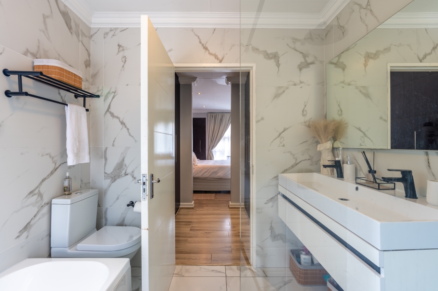 3 Bedroom Property for Sale in Magaliessig Gauteng