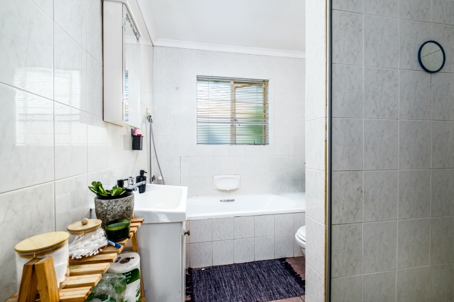 2 Bedroom Property for Sale in Sundowner Gauteng