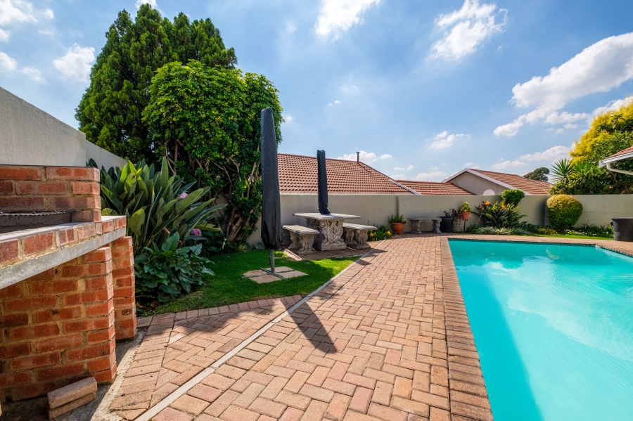 2 Bedroom Property for Sale in Sundowner Gauteng