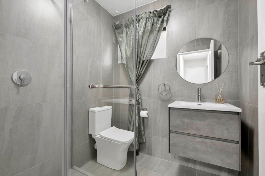 2 Bedroom Property for Sale in Victory Park Gauteng