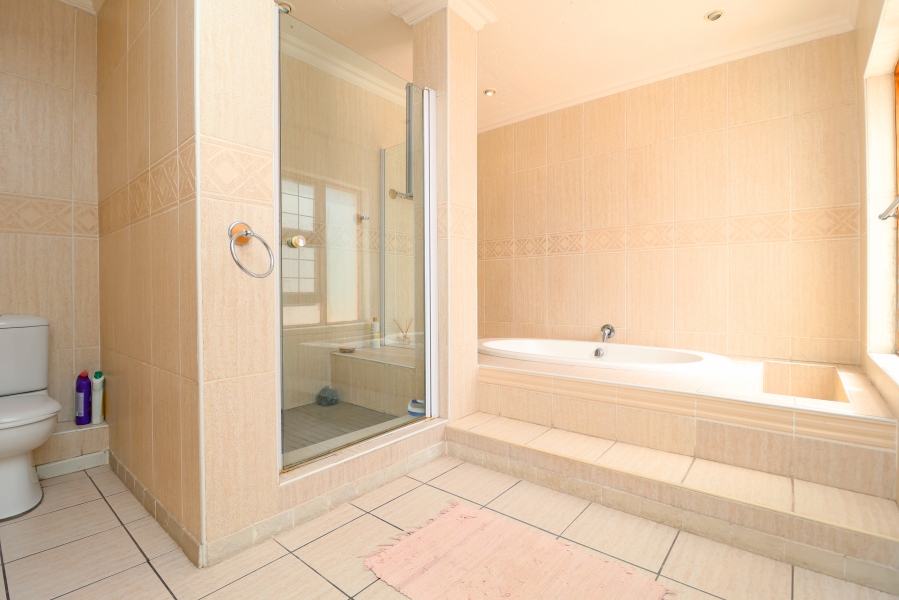 4 Bedroom Property for Sale in Abbotsford Gauteng