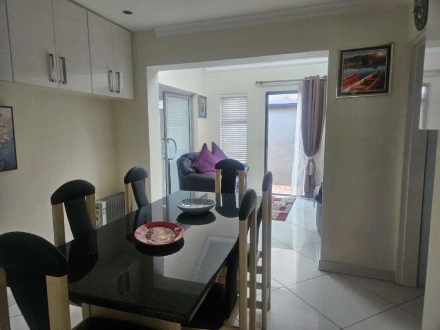 1 Bedroom Property for Sale in Dowerglen Ext 3 Gauteng