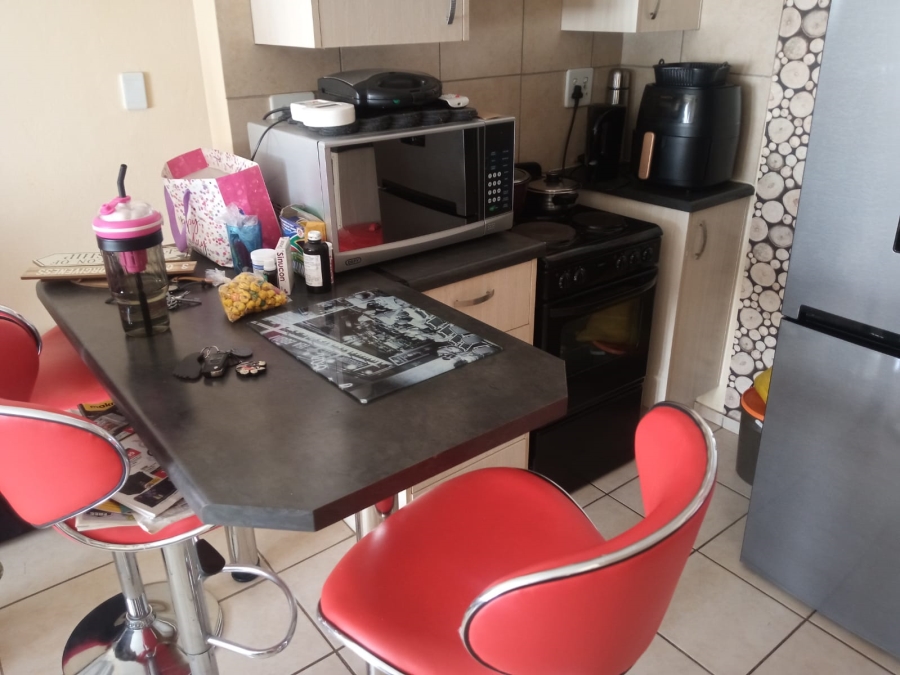 1 Bedroom Property for Sale in Fairlead Gauteng