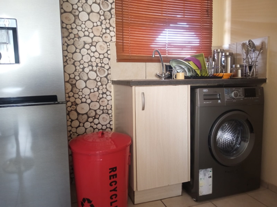 1 Bedroom Property for Sale in Fairlead Gauteng