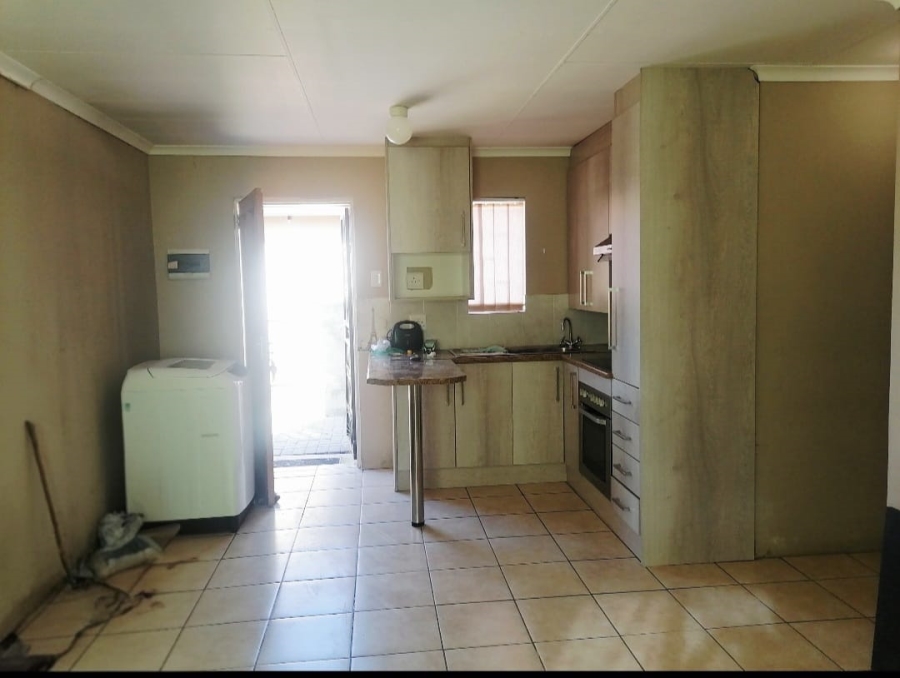 2 Bedroom Property for Sale in Golden Gardens Gauteng