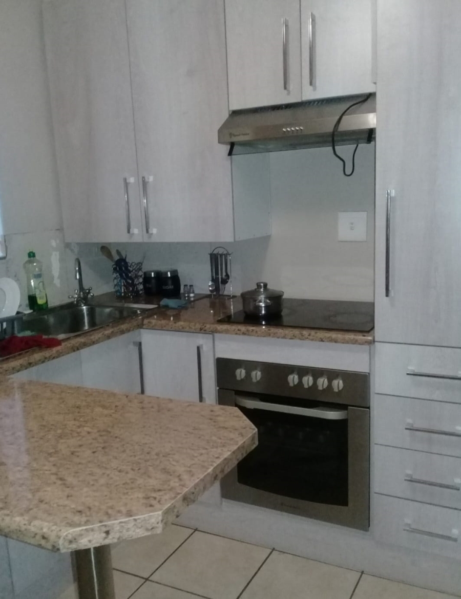 2 Bedroom Property for Sale in Golden Gardens Gauteng