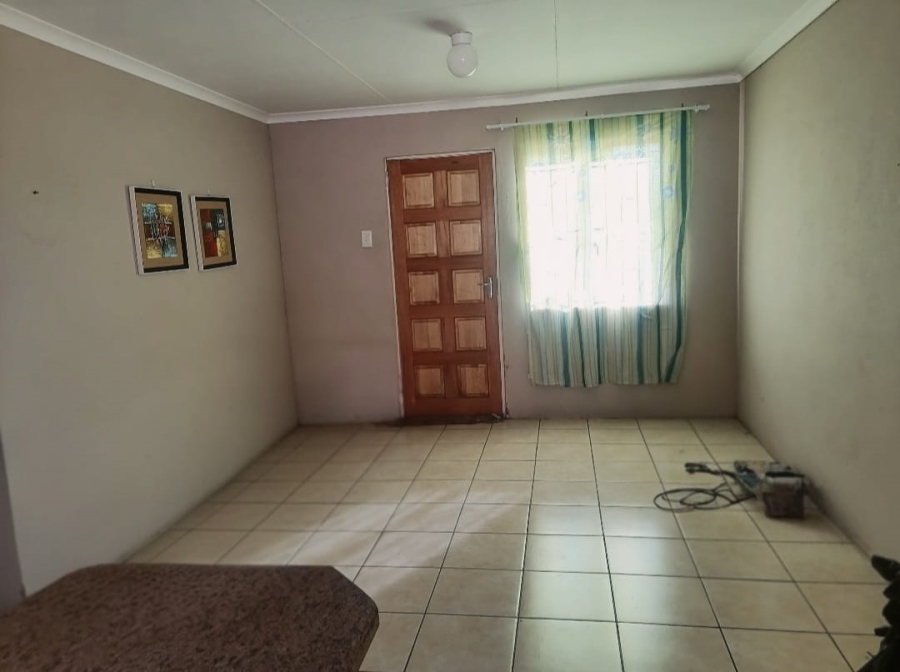 2 Bedroom Property for Sale in Golden Gardens Gauteng
