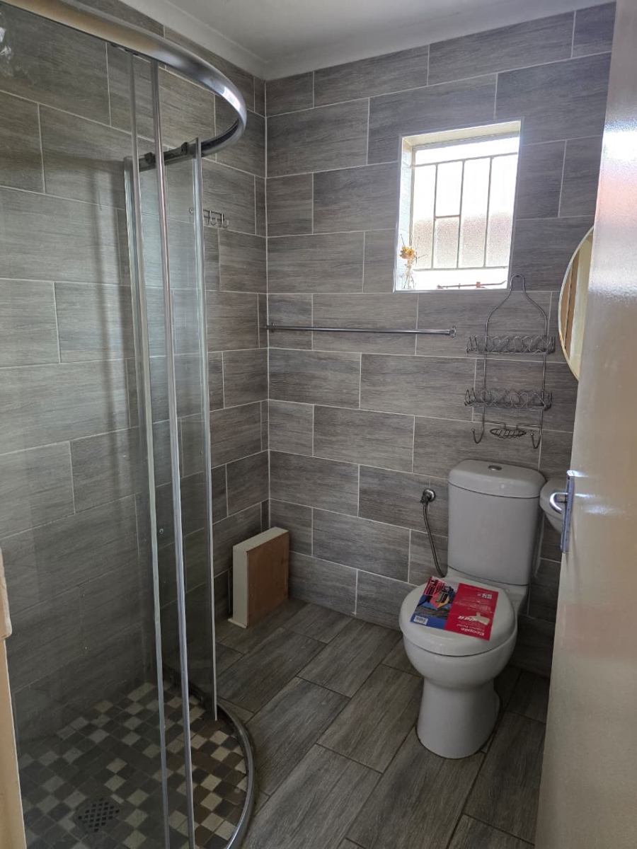 2 Bedroom Property for Sale in Golden Gardens Gauteng