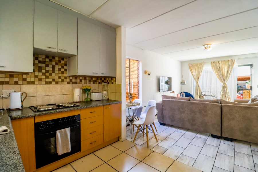 2 Bedroom Property for Sale in Heuwelsig Estate Gauteng