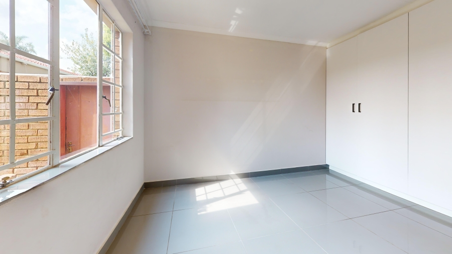 2 Bedroom Property for Sale in Witfield Gauteng