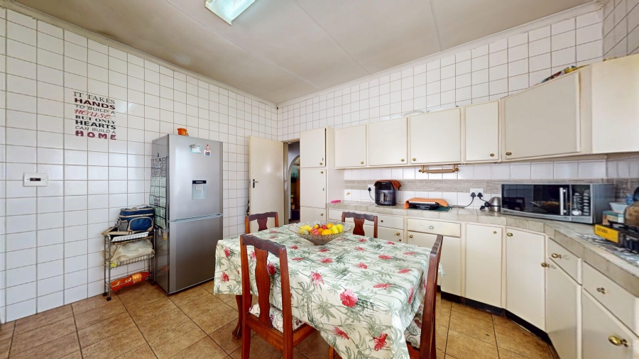 6 Bedroom Property for Sale in Benoni AH Gauteng