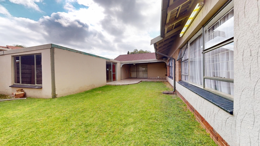 4 Bedroom Property for Sale in Lilianton Gauteng
