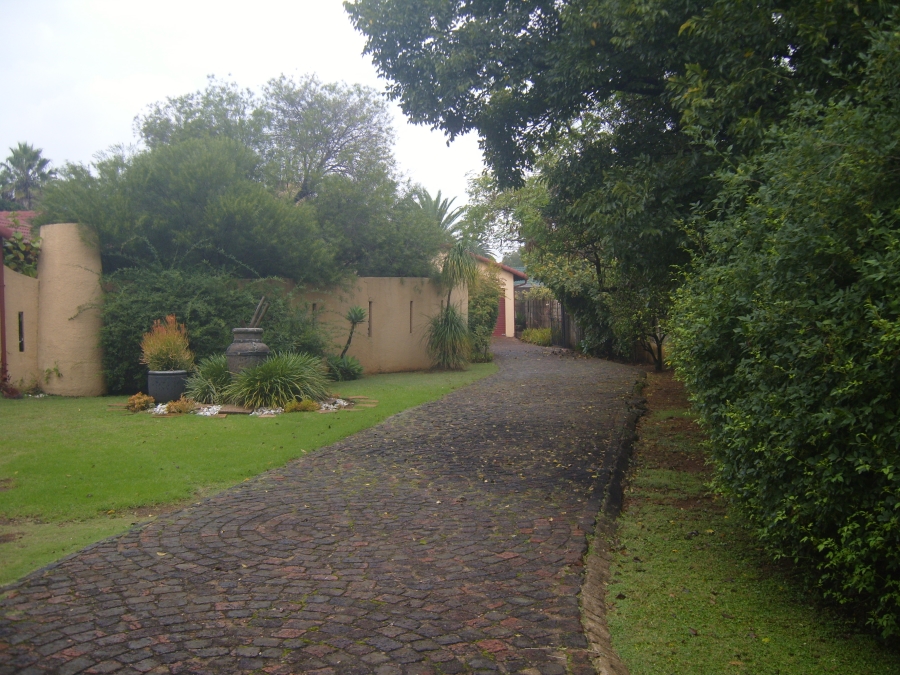 4 Bedroom Property for Sale in Brackenhurst Gauteng