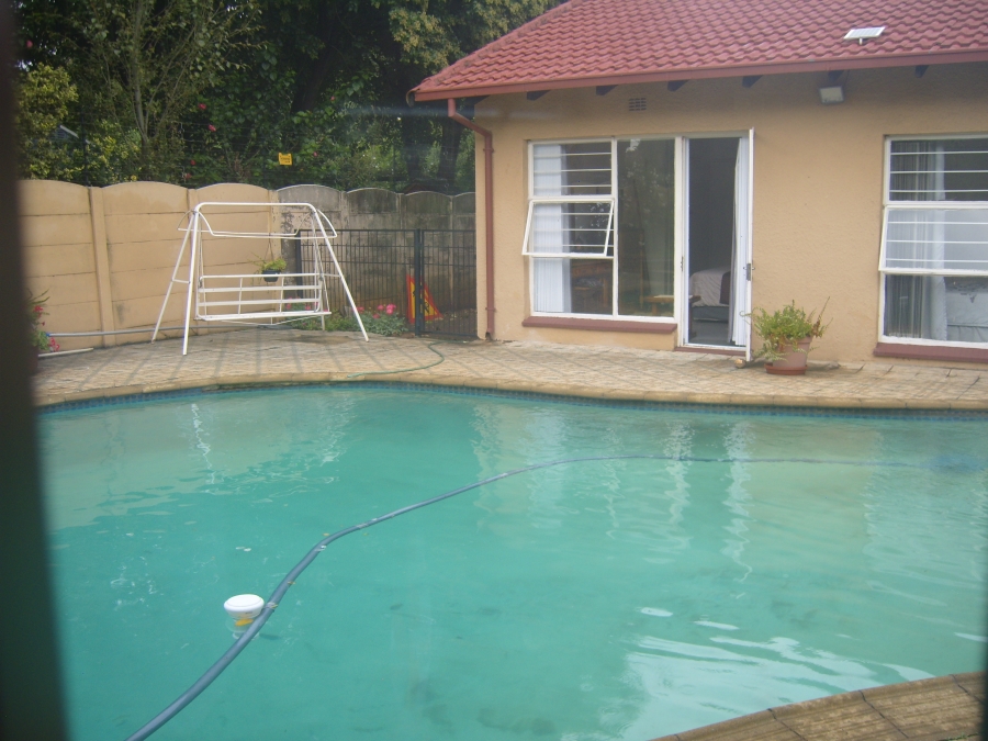 4 Bedroom Property for Sale in Brackenhurst Gauteng