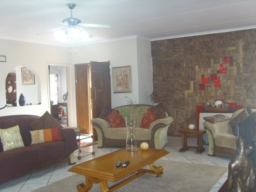 4 Bedroom Property for Sale in Brackenhurst Gauteng