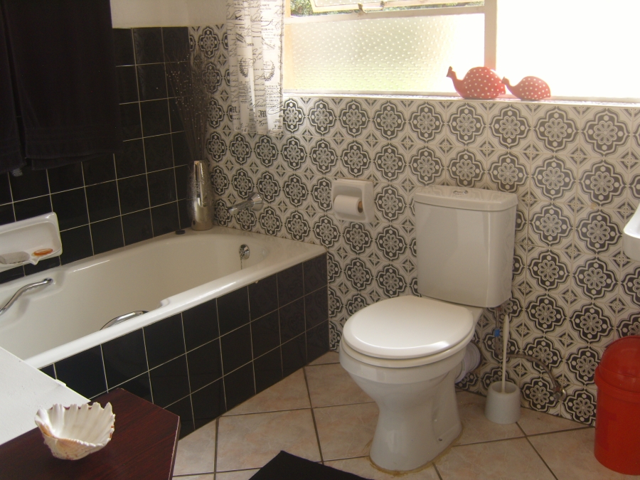 4 Bedroom Property for Sale in Brackenhurst Gauteng