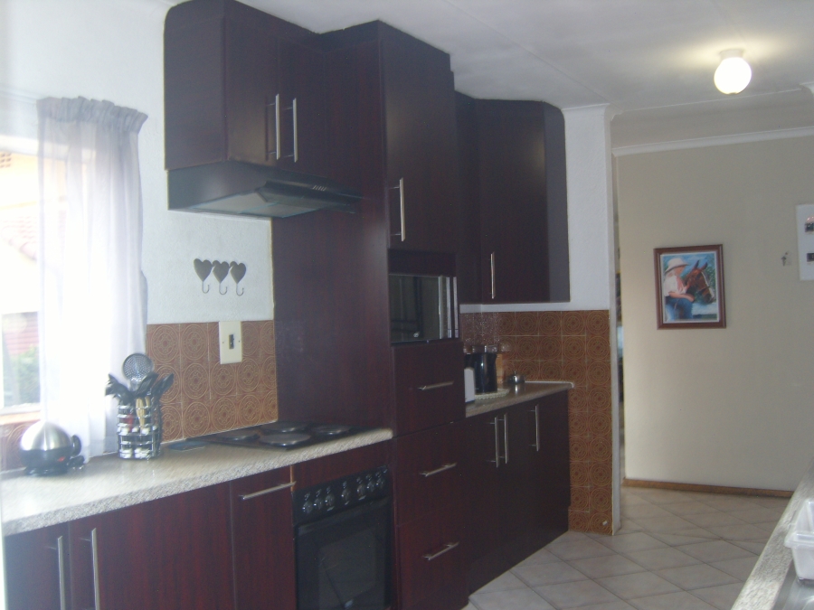 4 Bedroom Property for Sale in Brackenhurst Gauteng