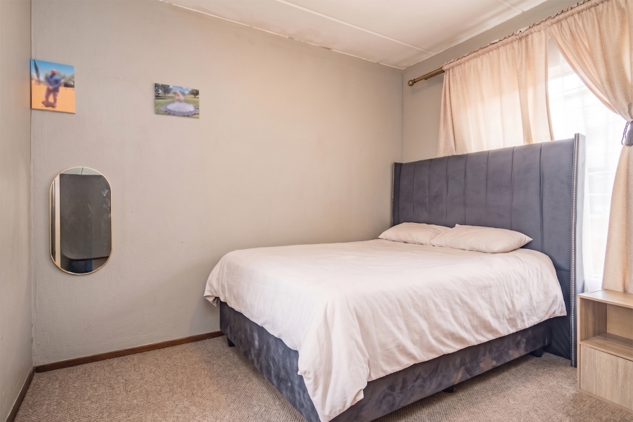 2 Bedroom Property for Sale in Honeypark Gauteng