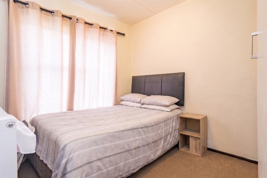 2 Bedroom Property for Sale in Honeypark Gauteng