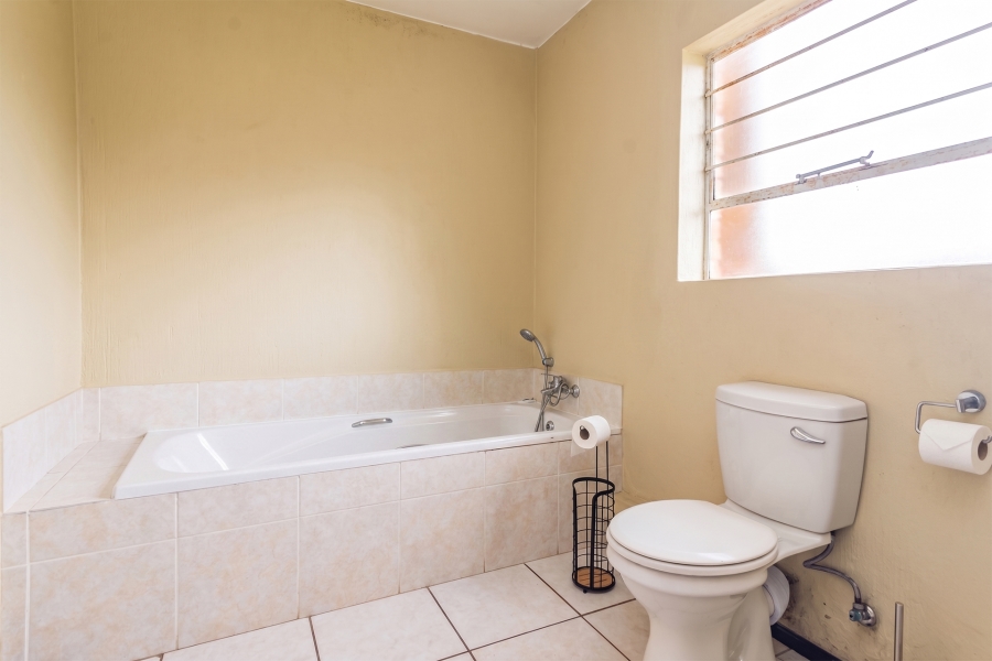 2 Bedroom Property for Sale in Honeypark Gauteng