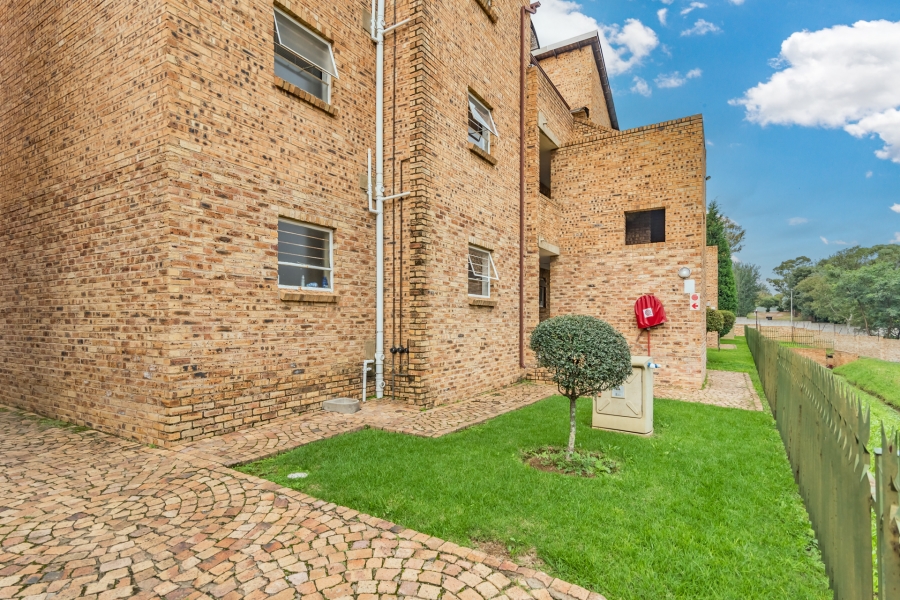 2 Bedroom Property for Sale in Honeypark Gauteng