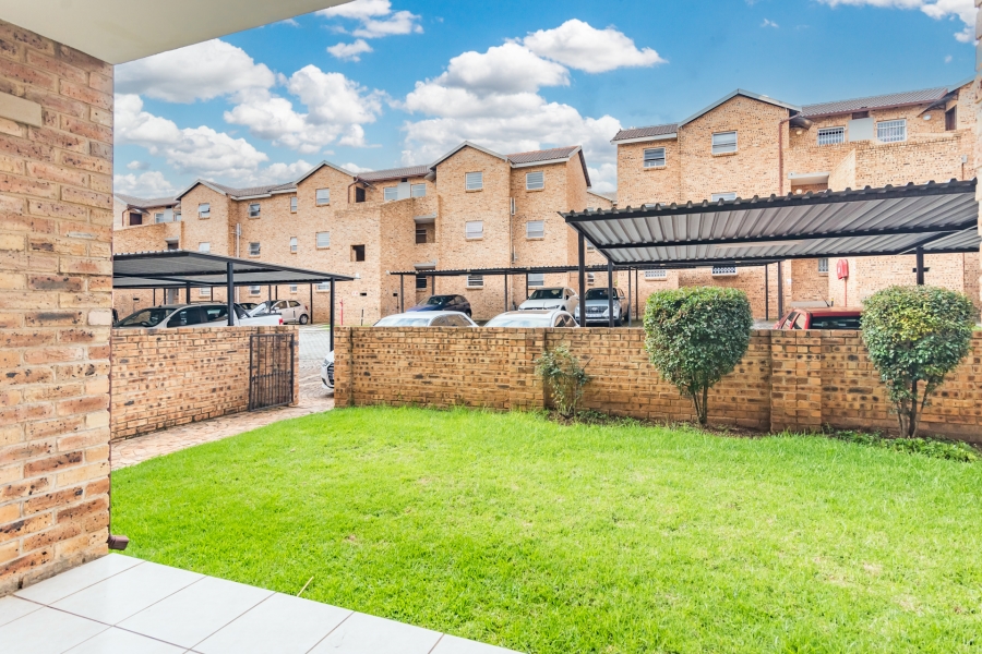 2 Bedroom Property for Sale in Honeypark Gauteng
