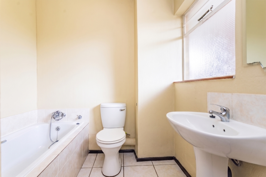 2 Bedroom Property for Sale in Honeypark Gauteng