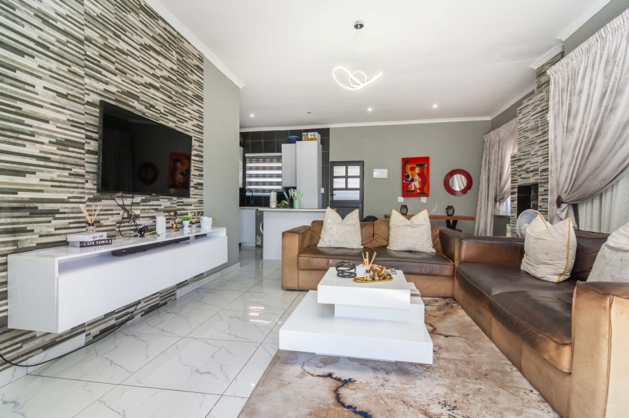 3 Bedroom Property for Sale in Fleurhof Gauteng