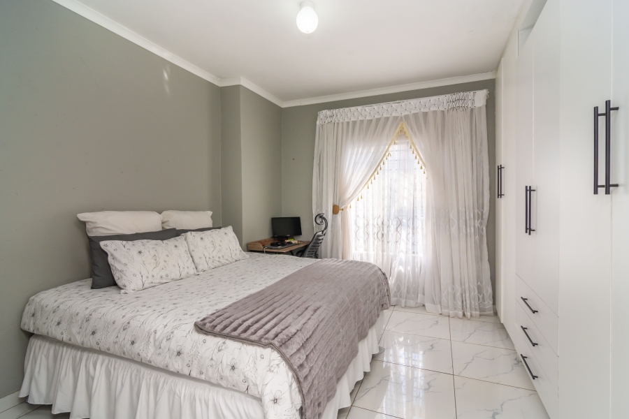 3 Bedroom Property for Sale in Fleurhof Gauteng