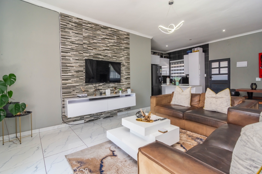 3 Bedroom Property for Sale in Fleurhof Gauteng